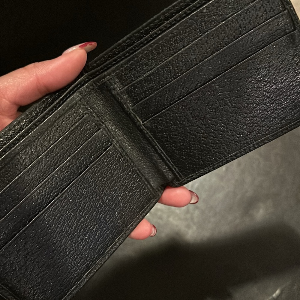 Gucci Wallet (Authentic) - Picture 2 of 3